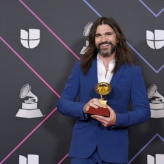 LAS VEGAS, NEVADA - NOVEMBER 18: Best Pop/Rock Album award winner Juanes poses in the press room during The 22nd Annual Latin GRAMMY Awards at MGM Grand Garden Arena on November 18, 2021 in Las Vegas, Nevada. (Photo by David Becker/Getty Images for The Latin Recording Academy)  (David Becker / Getty Images for The Latin Recording Academy)  Facebook Twitter